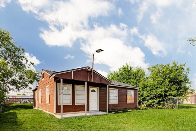 property at 3513 Bloomfield St