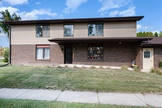 1301 Springfield Dr in Midland, MI - Building Photo - Building Photo