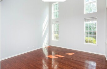 10S449 Carrington Cir in Burr Ridge, IL - Building Photo - Building Photo