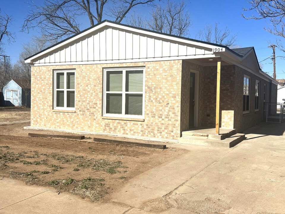 1904 17th St in Lubbock, TX - Foto de edificio