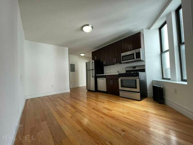 23-15 30th Ave. in Astoria, NY - Building Photo - Building Photo