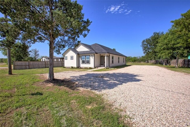 956 TX-304 in Bastrop, TX - Building Photo - Building Photo