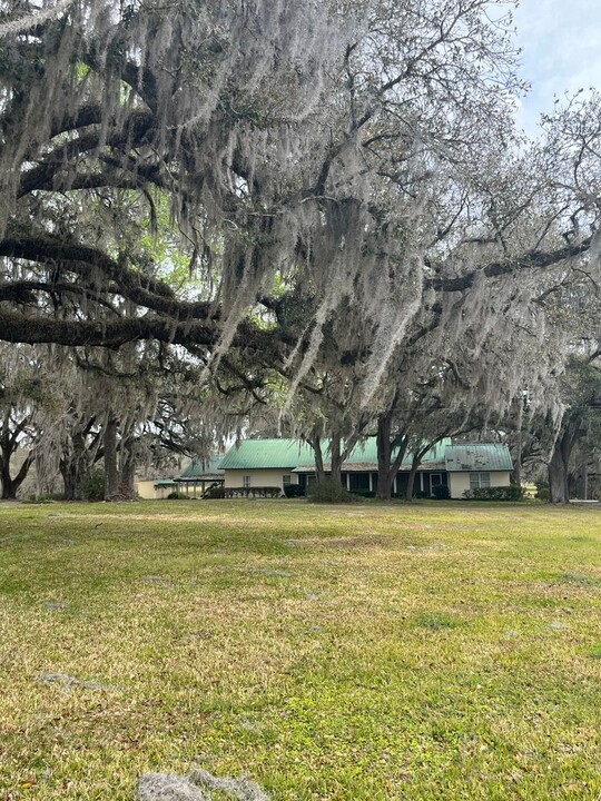 13675 US Hwy 27 in Ocala, FL - Building Photo