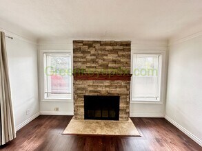 4447 SE 47th Ave in Portland, OR - Building Photo - Building Photo