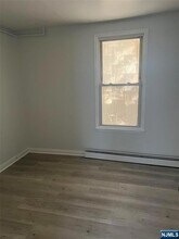36 N 8th St, Unit 10-1005 in Paterson, NJ - Building Photo - Building Photo
