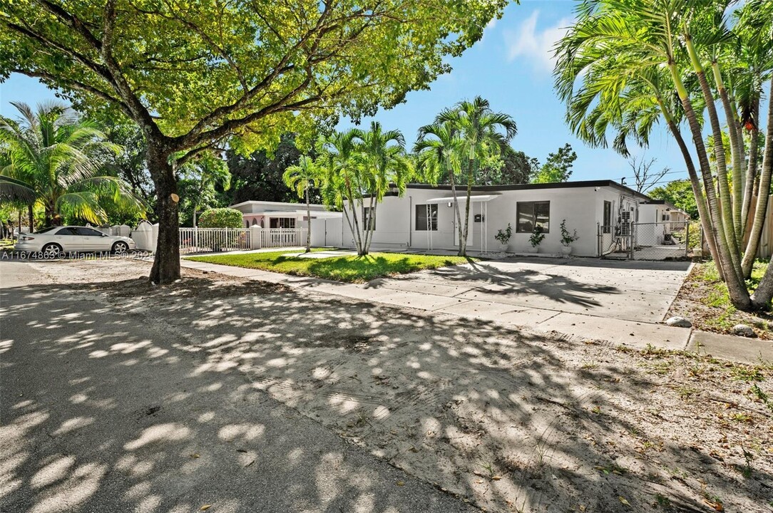 13840 NW 5th Ct in North Miami, FL - Building Photo