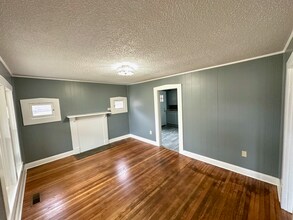 3003 Tyree Springs Rd in Hendersonville, TN - Foto de edificio - Building Photo