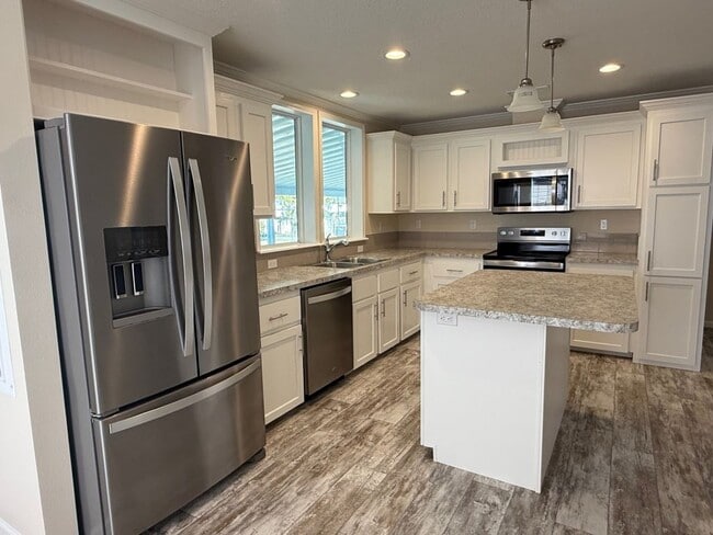 property at 4 Tahitian Dr