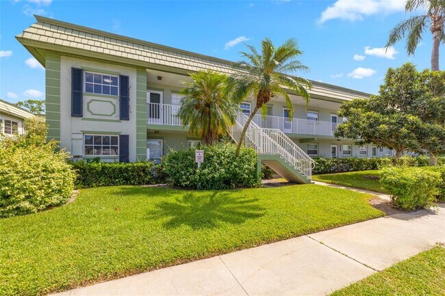 1433 S Belcher Rd in Clearwater, FL - Building Photo - Building Photo
