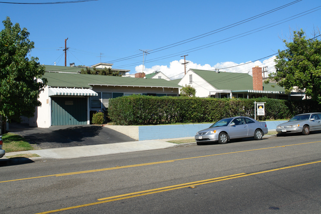 1301 E Wilson Ave in Glendale, CA - Building Photo