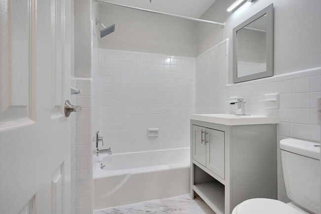 Northeast Apartments in Philadelphia, PA - Foto de edificio - Building Photo