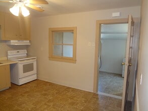 34130 Davies Dr, Unit Upper Duplex in Oconomowoc, WI - Building Photo - Building Photo