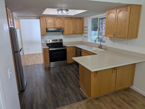 7216 122nd Ave SE in Newcastle, WA - Building Photo - Building Photo