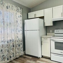 9972 Burl Way in Orlando, FL - Building Photo - Building Photo