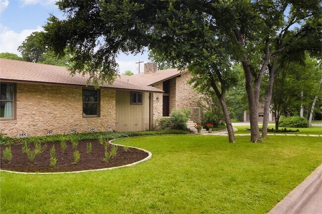 402 Bulian Ln in Austin, TX - Building Photo - Building Photo