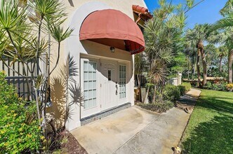 3 Uno Lago Dr in North Palm Beach, FL - Building Photo - Building Photo