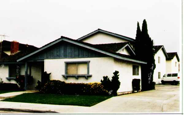 16642 Sims St in Huntington Beach, CA - Building Photo - Building Photo