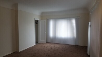3915 E Mayfield St, Unit 3915 E Mayfield Street in Long Beach, CA - Foto de edificio - Building Photo