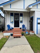 2423 Upperline St, Unit 1 in New Orleans, LA - Foto de edificio - Building Photo