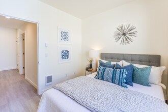 3445 SE Gladstone St in Portland, OR - Foto de edificio - Building Photo