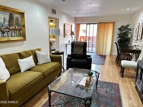 12222 N Paradise Vlg Pkwy S in Phoenix, AZ - Building Photo - Building Photo