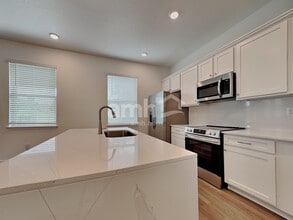 6757 Atlantic Bch Ave in Wesley Chapel, FL - Building Photo - Building Photo