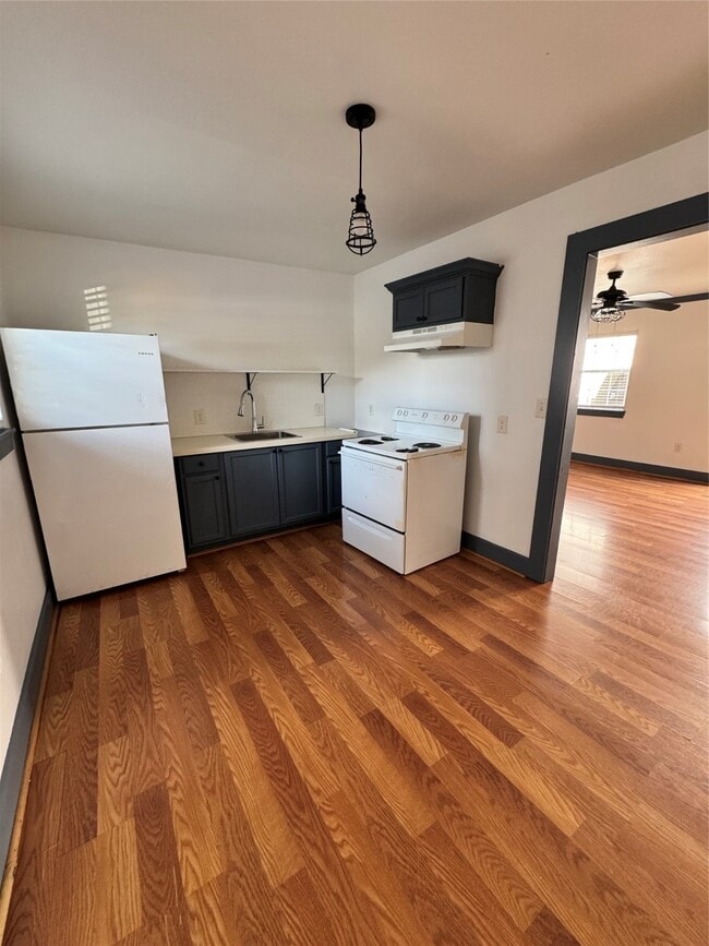 5304 Polk St in Houston, TX - Building Photo - Building Photo