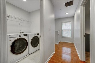 702 Surrey Park Pl SE in Smyrna, GA - Building Photo - Building Photo