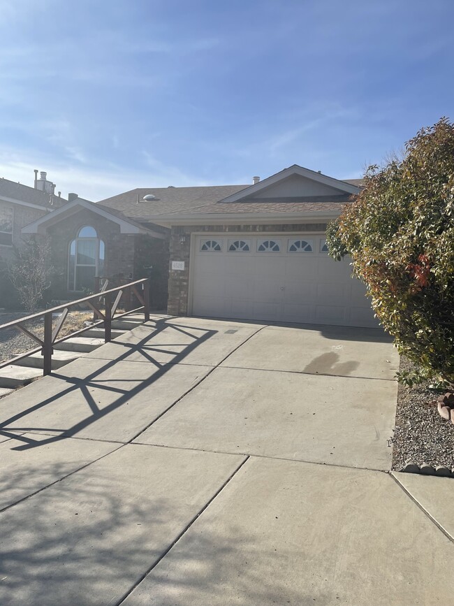 4528 Agate Hills Rd NW in Albuquerque, NM - Building Photo - Building Photo