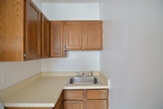 516 W Melrose in Chicago, IL - Foto de edificio - Building Photo