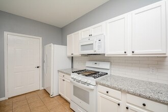 6418 Waldron Dr in Houston, TX - Building Photo - Building Photo