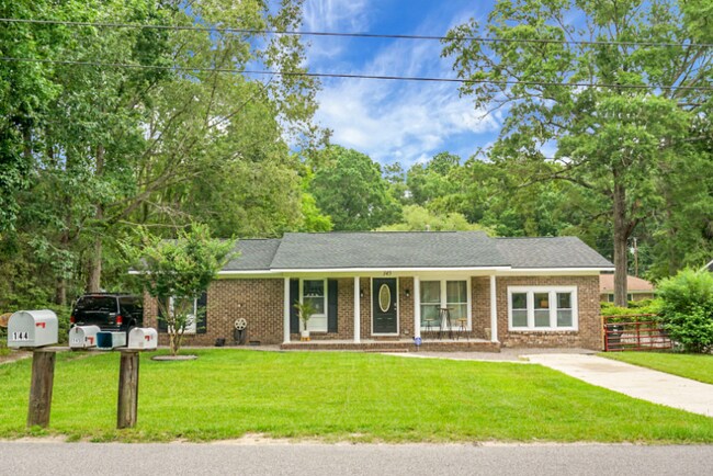 145 Giles Dr in Goose Creek, SC - Building Photo - Building Photo