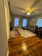 21 Summer St, Unit 2 in Attleboro, MA - Foto de edificio - Building Photo