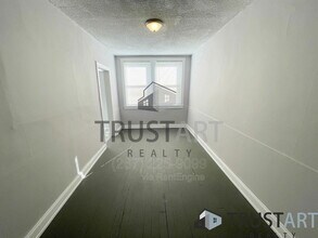 7152 Theodore St in Philadelphia, PA - Building Photo - Building Photo