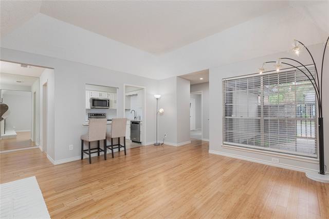 9142 Emberglow Ln in Dallas, TX - Building Photo - Building Photo