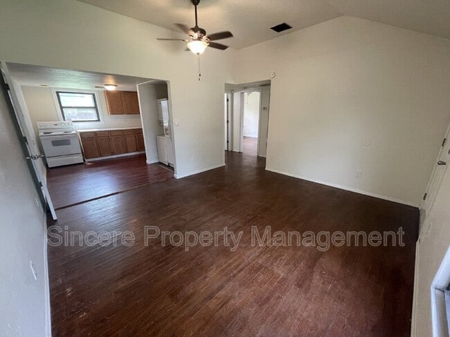 5102 N Beaver Ave in Bethany, OK - Building Photo - Building Photo