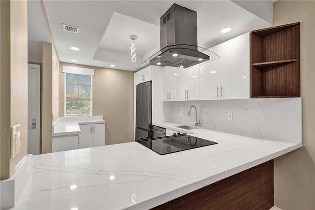 property at 3051 S Palm Aire Dr