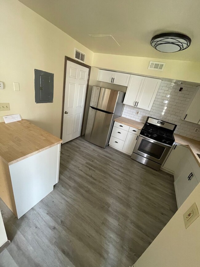 property at 1522 Indianola Ave
