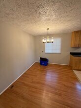 3415 Castle Way in Silver Spring, MD - Foto de edificio - Building Photo