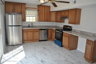 4118 Hickoryview Dr in Jeffersontown, KY - Building Photo - Building Photo