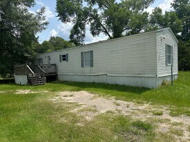 182 Clements Rd in Leesville, LA - Building Photo