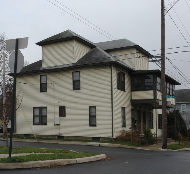 620 Howard St in Williamsport, PA - Foto de edificio - Building Photo