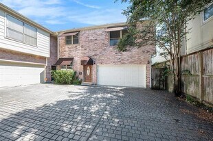 2005 Nantucket Dr in Houston, TX - Building Photo