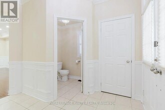 189 Glenabbey Dr in Courtice, ON - Building Photo - Building Photo