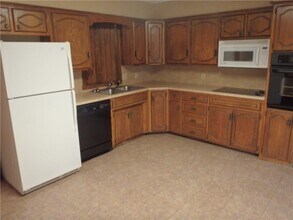 1344 Meadow Ln-Unit -1 in Weatherford, OK - Building Photo - Building Photo