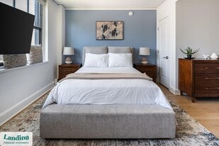 933 McGee St in Kansas City, MO - Building Photo