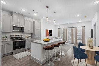 Merano Apartments in McKinney, TX - Foto de edificio - Building Photo