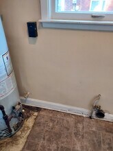 6105 Oakdale Ln in Louisville, KY - Foto de edificio - Building Photo