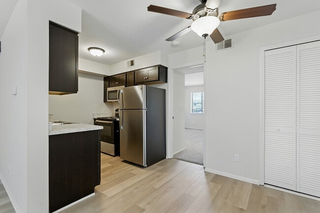 Boulder Creek Apartments in Jeffersontown, KY - Foto de edificio - Building Photo