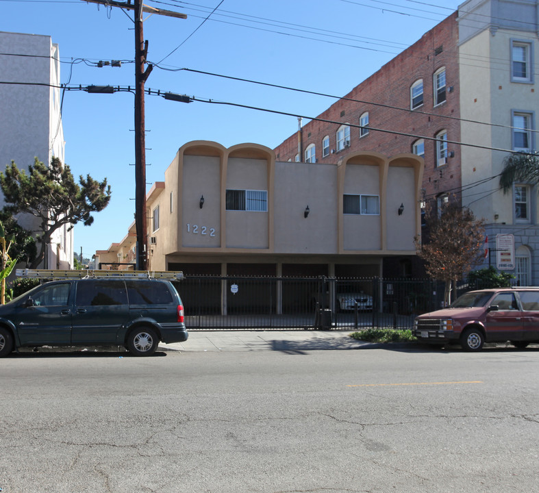 1222 N Edgemont St in Los Angeles, CA - Building Photo